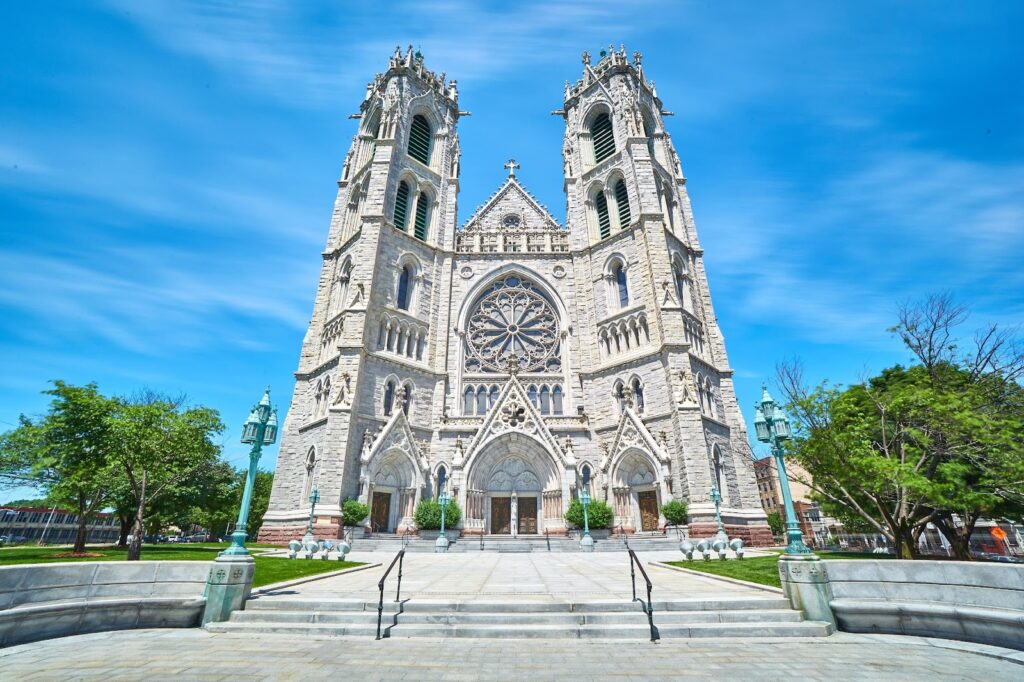 Visit Newark using Empire Limousine Services